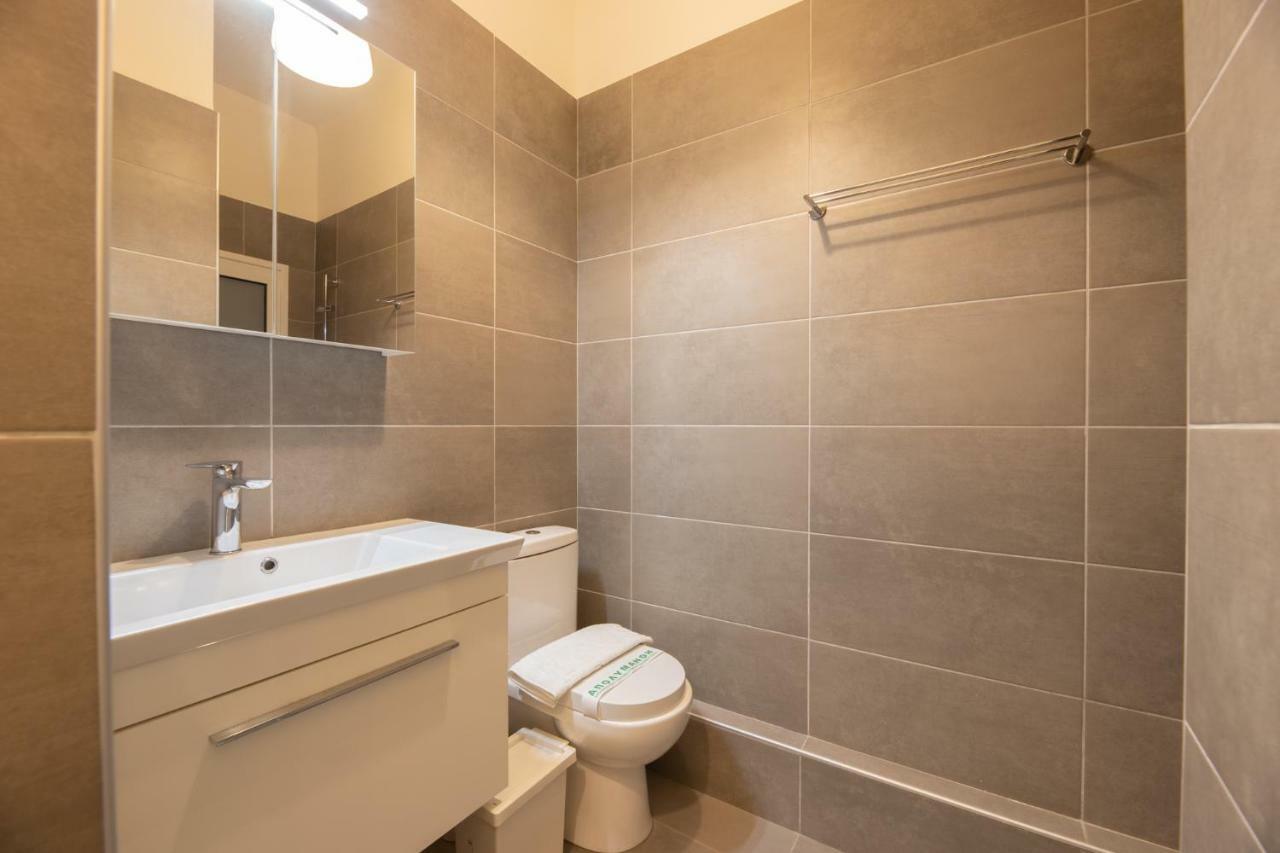 Top Sightseeing 3Rd Floor Studio On A Paved Road! Atenas Exterior foto